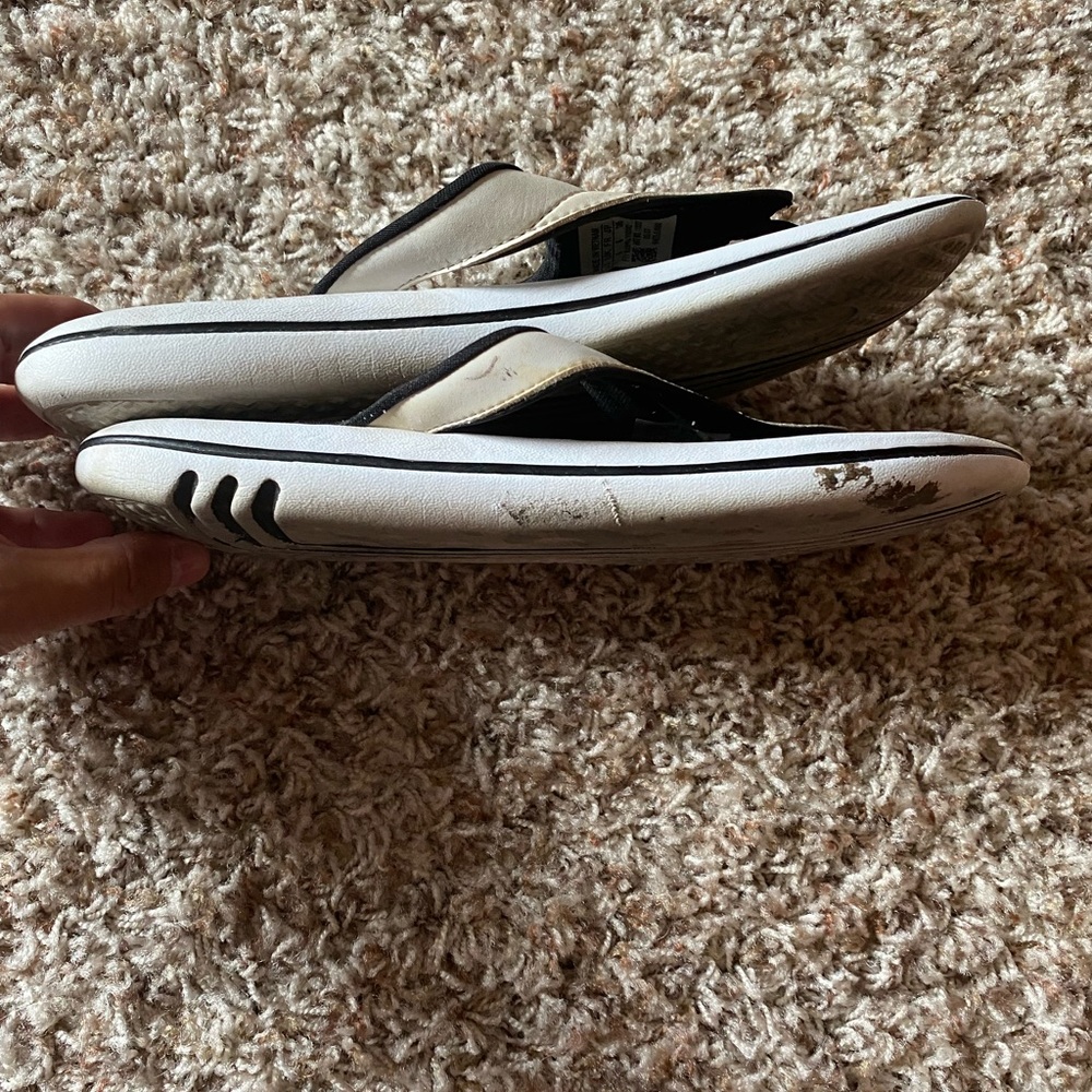 Addias flip flops - Picture 3 of 4